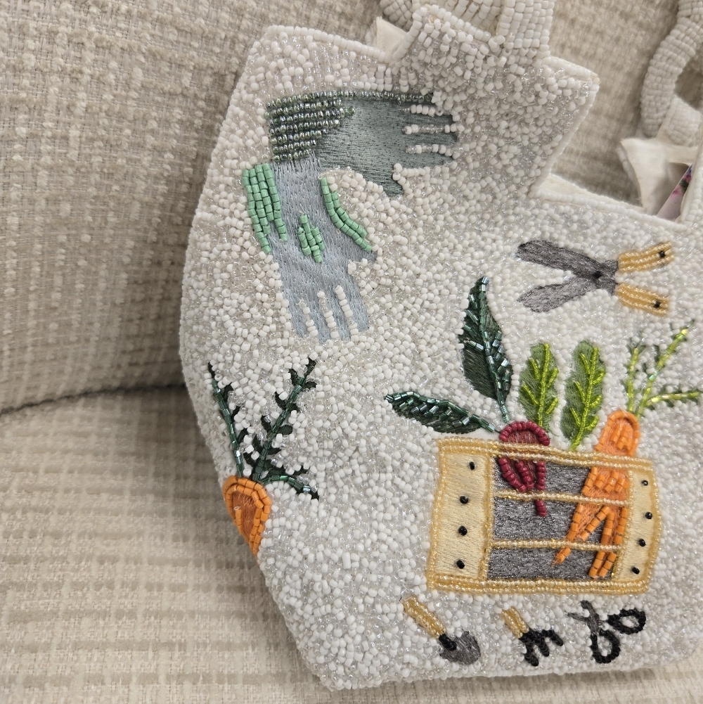 Viral Beaded Garden Embroidery Handbag - Picture 4 of 6
